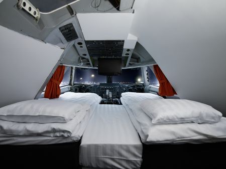 A hostel in an airplane？